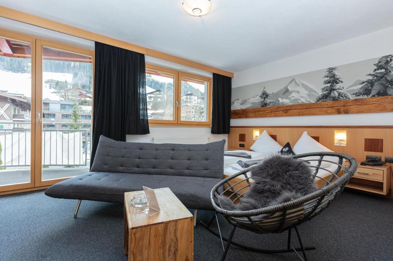 Hotel Sonnberg Σάαλμπαχ-Χίντεργκλεμ Εξωτερικό φωτογραφία