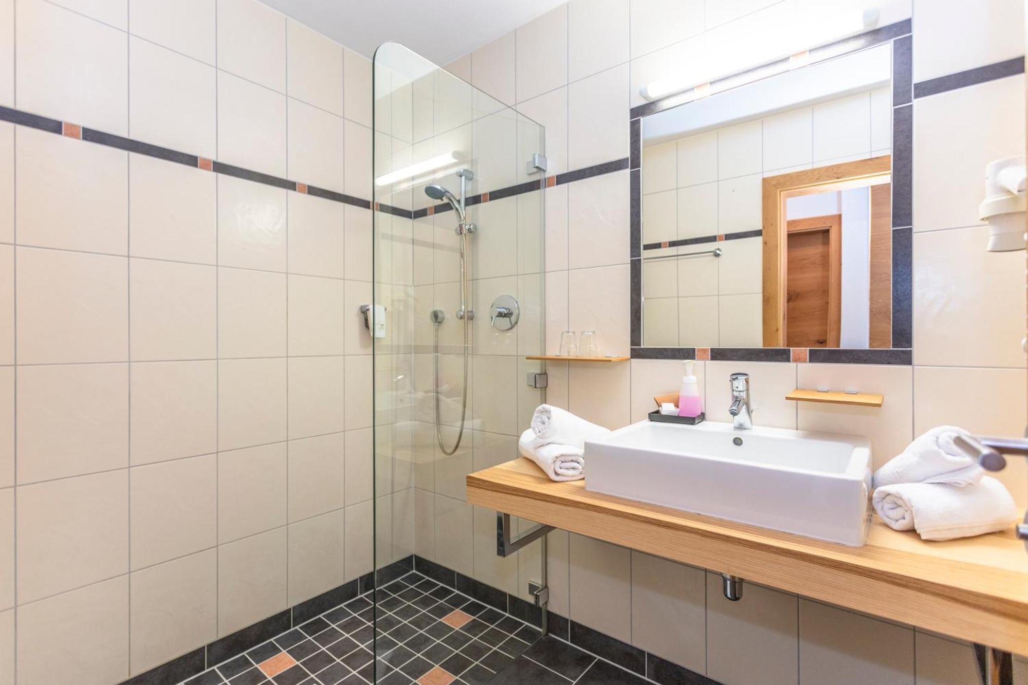 Hotel Sonnberg Σάαλμπαχ-Χίντεργκλεμ Δωμάτιο φωτογραφία